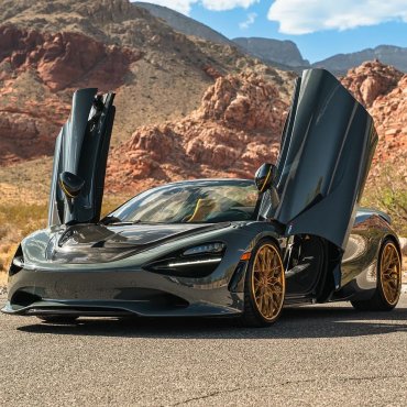 2025 McLaren 750s photo
